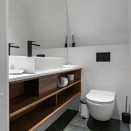 Villa Kuuse Elamusmajad Pillapalu