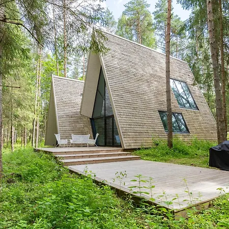 Villa Kuuse Elamusmajad Pillapalu