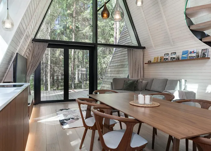 Villa Kuuse Elamusmajad Pillapalu